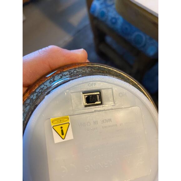 Wonder Shop Lit Angel Golden Glass with Light inside Timer 9" tall 4" wide 3AAAs - Picture 2 of 4